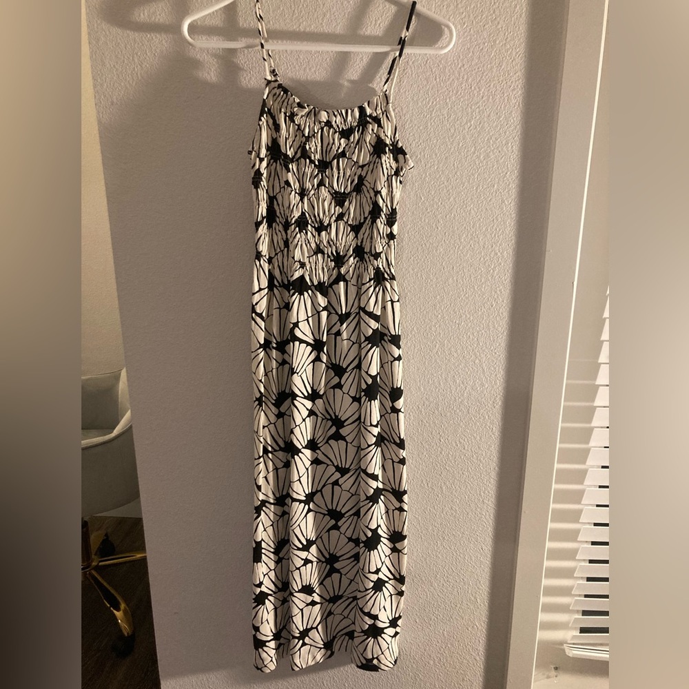 NEVER WORN Maxi Dress - sleeveless black and white pattern